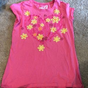 Children’s place super cute tee.